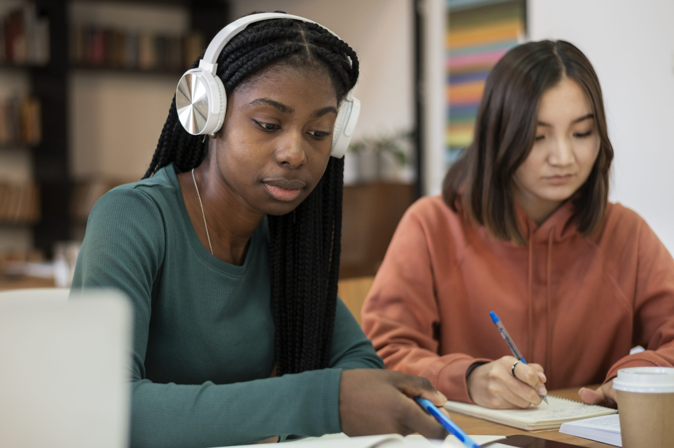 IELTS Online vs Test Centre 2026: Best Choice for Students