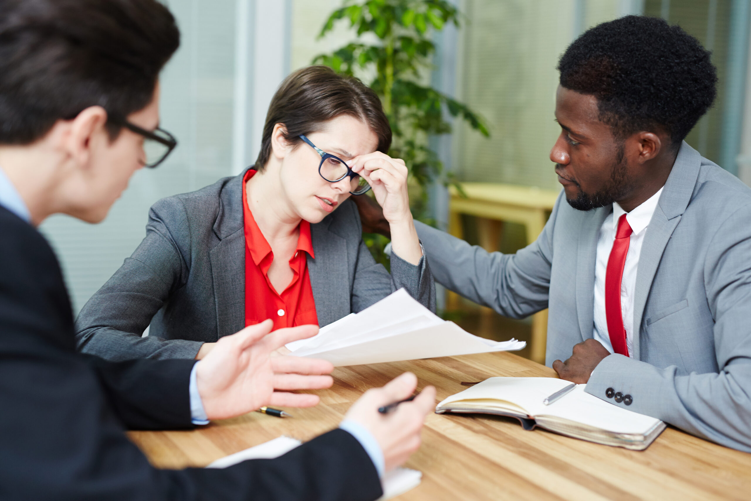 How to Check Probation and Termination Clauses Before Accepting a Job Abroad